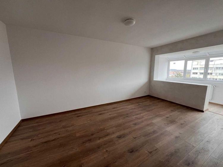 Apartament 2 camere cu vedere panoramica , complet renovat , Aleea Carpati - 1