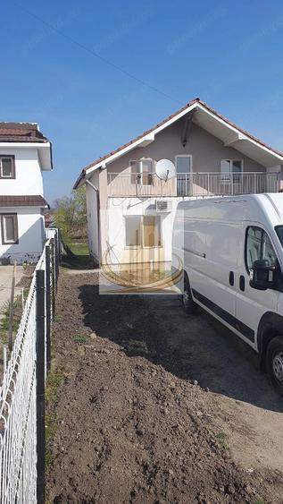Casă cu 4 camere cu Teren 850 Mp în Sânandrei