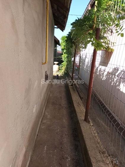 Vand casa in cartier Angel Saligny