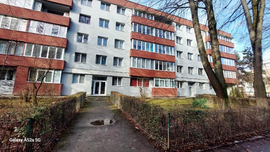 Proprietar vând apartament 3 camere, în Cluj-Napoca, aleea Băița nr. 4 - 7