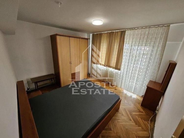 Apartament 3 camere, zona Boul Rosu - 1