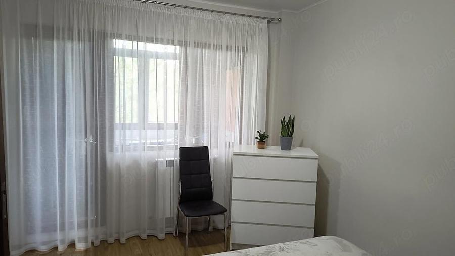 Proprietar Vand Apartament 3 Camere - 1