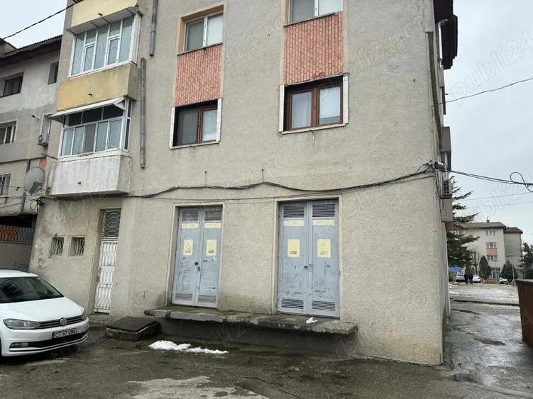 Apartament de vanzare cu 4 camere Murfatlar ULTRACENTRAL - 1