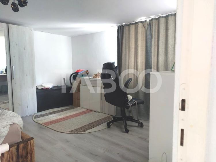 Casa de vanzare 6 camere 260 mp gradina zona foarte linistita Cisnadie - 10