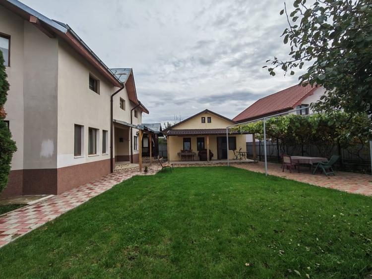 Casă individuală cu 4 camere cu Canalizare în Șerbănești