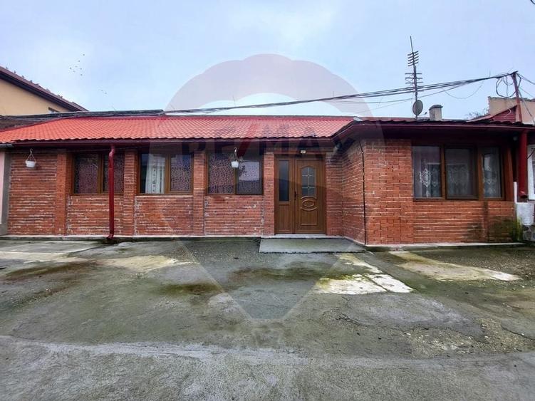 Casă de vanzare in zona Dâmbovița la curte comuna, 105.8mp utili - 1