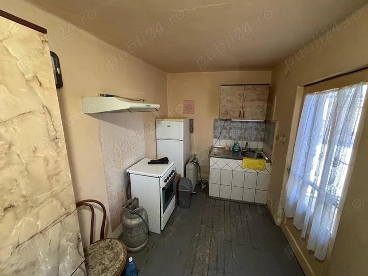 Casa de vanzare in Cuvin - 4