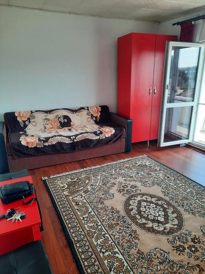 Se inchireaza pe perioada lunga apartament cu o camera,bucatarie,baie,hol,balcon decomandat.Incalzire proprie,bucatarie complet utilata,recent renovat - 6