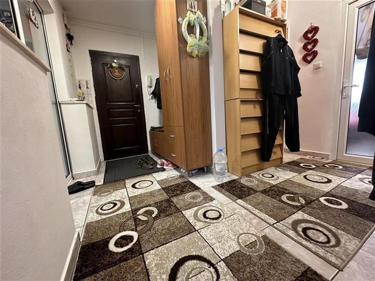 Decomandat cu 2 bai și 2 balcoane la etajul 2 lingă Generală 7 - 11