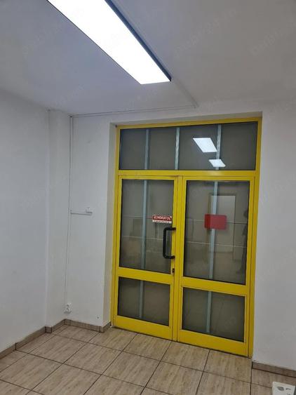 Inchiriez doua spatii comerciale Autogara - 2