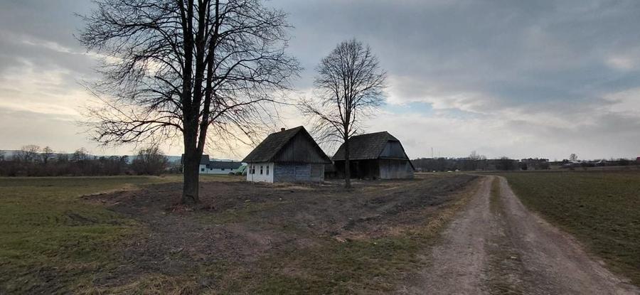Teren intravilan si casa traditionala in Horodnic de Jos - 3