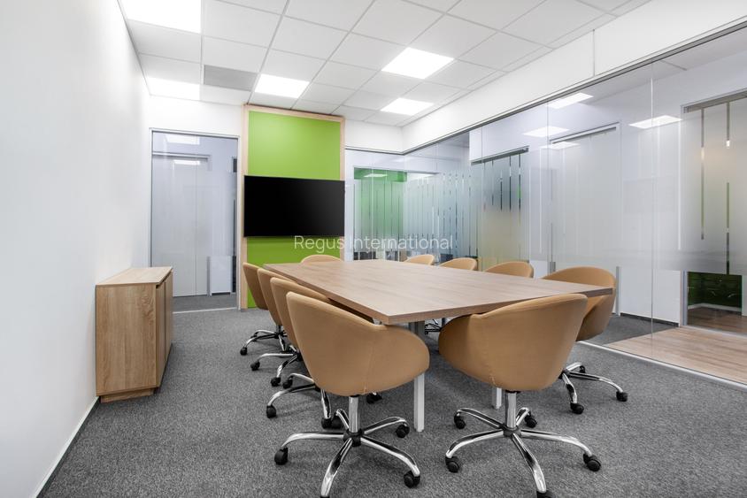 Spațiu de birou privat pentru 4 persoane în Regus Anchor Business Centre