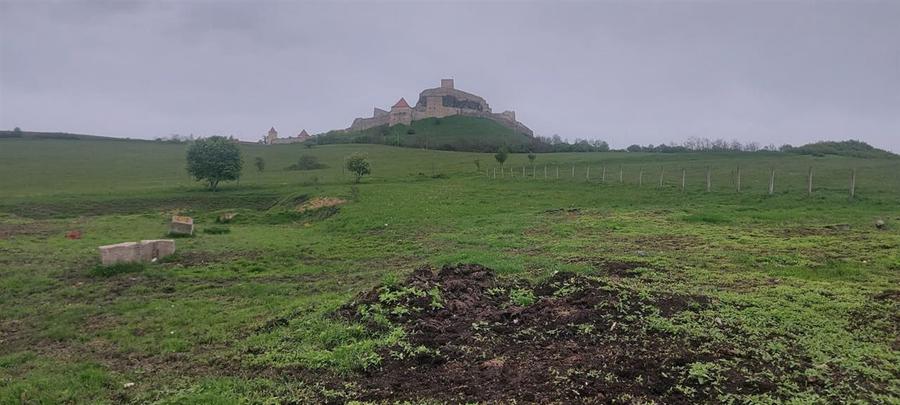 Teren Intravilan la baza cetatii Rupea - 4
