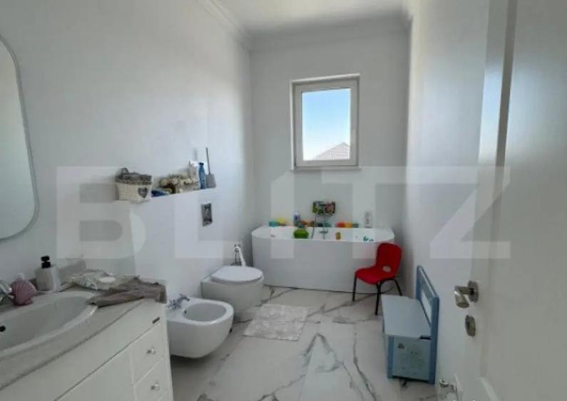 Casa individuala cu 4 camere, 255 mp utli, 700 mp teren, zon - 7