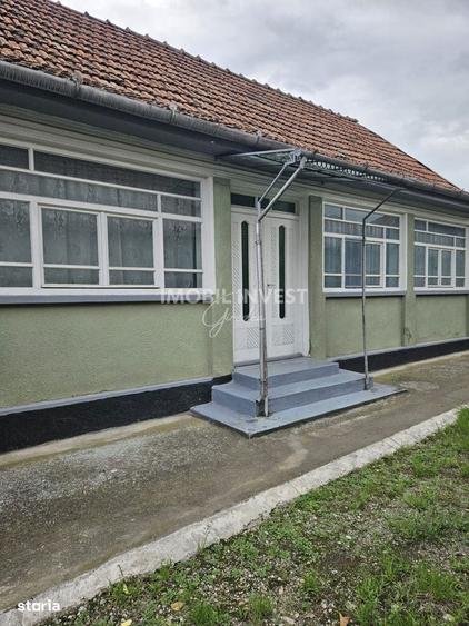 Oferta Casa 100Mp, 3 Camere,2 Pivnite,Garaj, Teren 1318, Pret 52.000E - 1