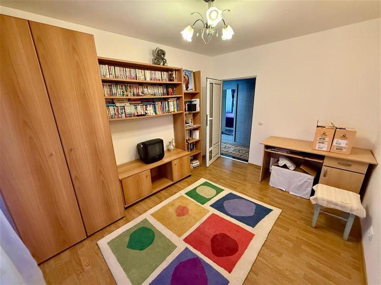 Pacurari - Etaj Intermediar - Bloc din 89 - 3 Camere Decomandat - 6