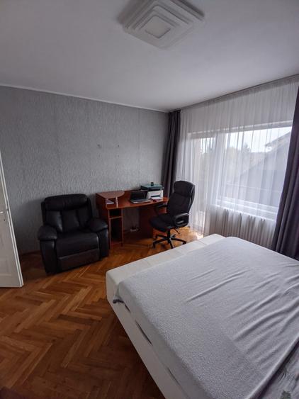 Casă cu etaj de vânzare, 5 camere, 2 băi, Dâmbu Rotund zona strada Livezeni - 9