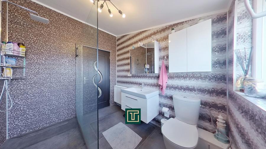 Casă nouă mobilată modern, la cheie, cu 5 camere, cu fotovoltaice, în Vinga - 10