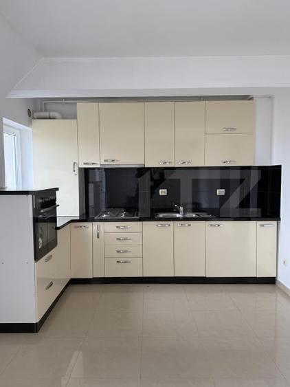 Apartament cu 3 camere semidecomandat, mobilat în Râșnov