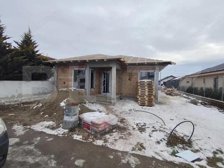 Casa finisata la cheie la intrare in Santandrei racordata la toate utilitatile - 18