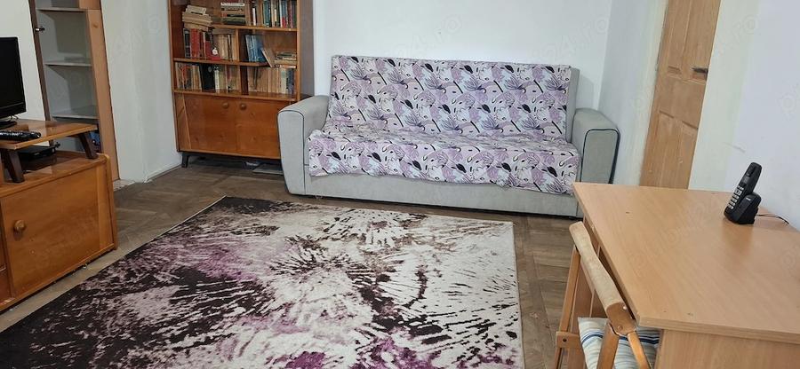 Apartament cu 2 camere semidecomandat în City Park Mall