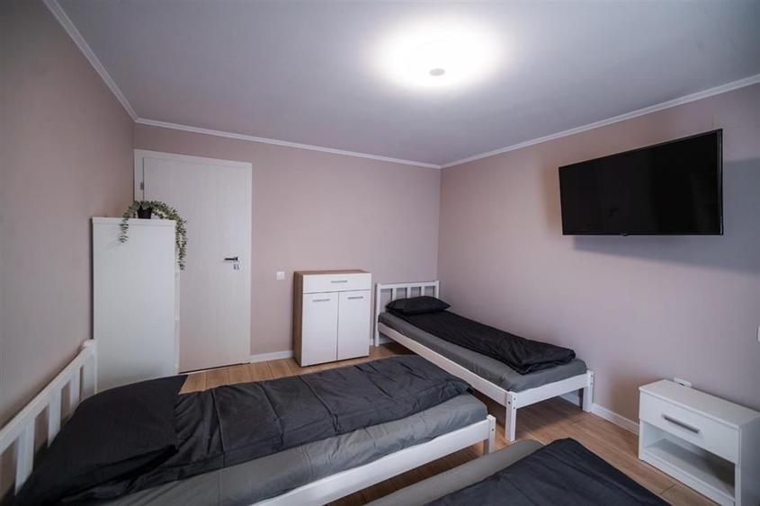 RECO, VILA MODERNA 7 DORMITOARE, BAILE 1 MAI - 17