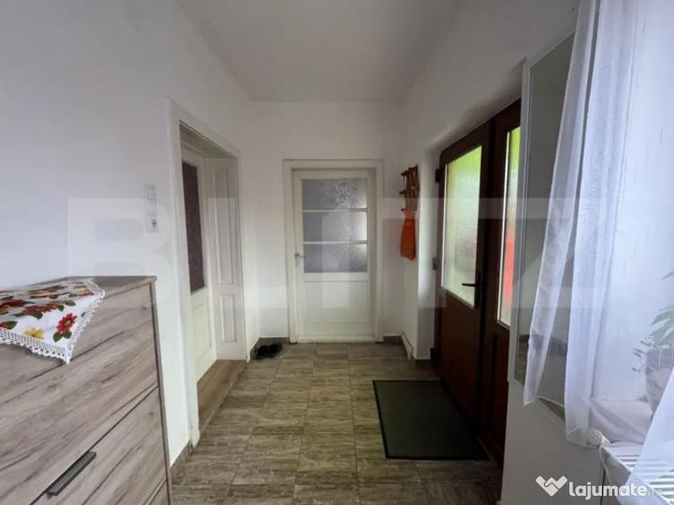 Casa de vanzare, cu 3 camere, 120 mp, 1080 mp teren, zona Si - 7