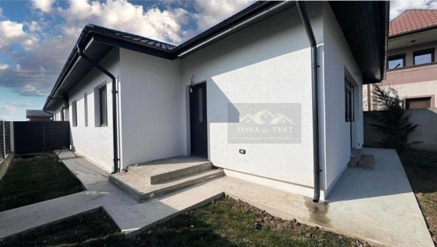 Domnesti, casa parter cu placa beton 130 000 € - 5