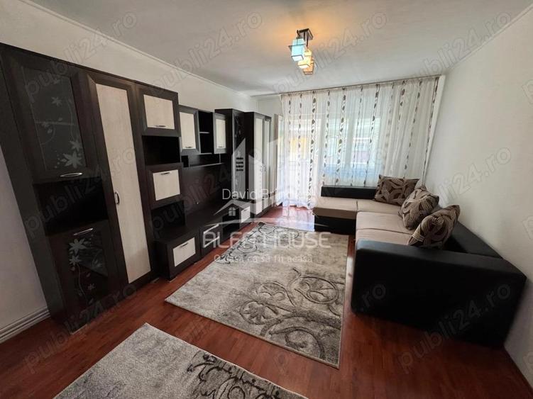 Vand 3 Camere Decomandat zona Lunca