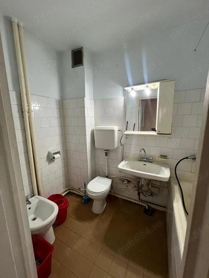 Vand apartament 2 camere,Romanilor, decomandat,termoteca - 1