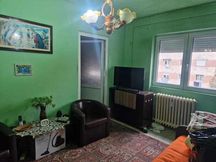 Apartament de vanzare cu 3 camere zona Gradiste - 1