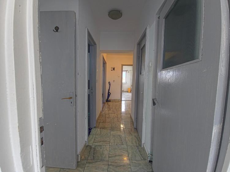 Ultracentral Tomis Mall 3 camere decomandat etaj 3/7 - 17