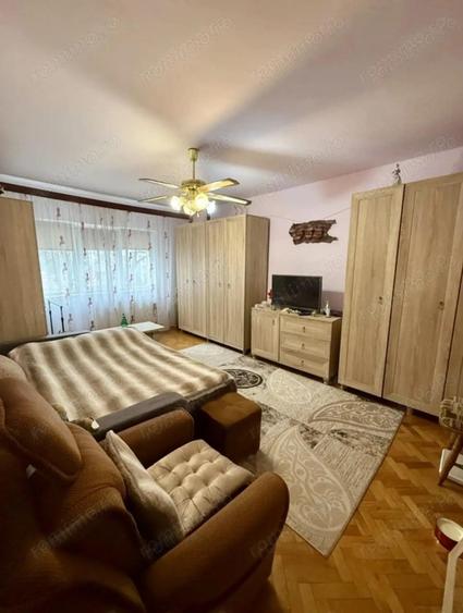 Apartament 2 Camere Decomandat Etaj1 Zona Girocului Plavat II La 2 Minute De Pensiunea UNO - 6
