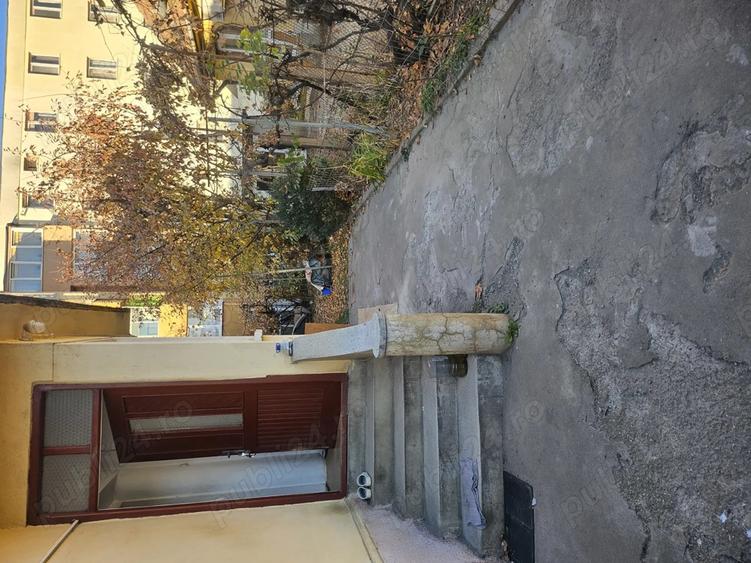 Casa de vanzare in Bra?ov, comision 0%, pre? negociabil 240.ooo Euro,91 mp-3 camere+ teren - 3