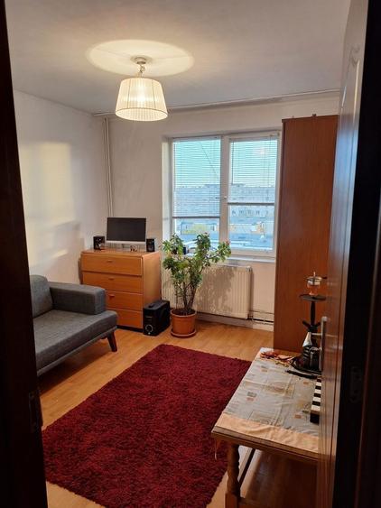 Vand ap cu 3 camere zona Rahova - 1