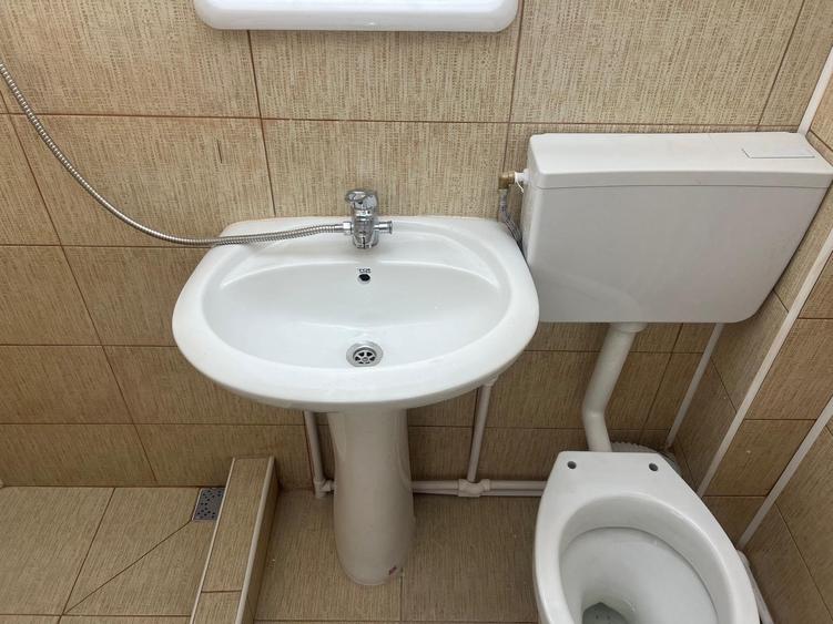 vand garsoniera micro 19 et 1/4 renovata baie proprie pret 13.100 euro - 1