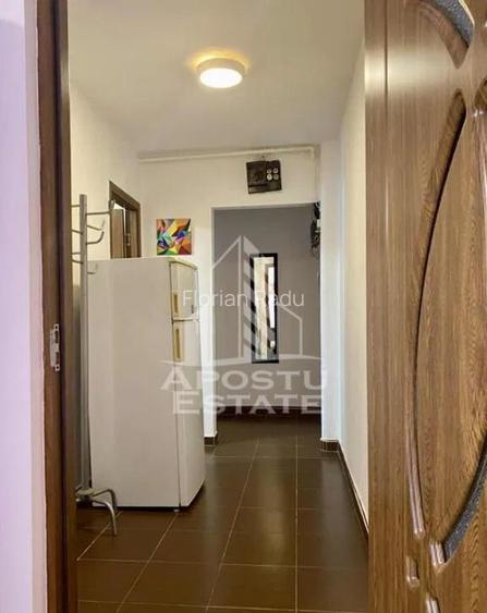 Apartament cu 3 camere, zona Sagului, Centrala Proprie