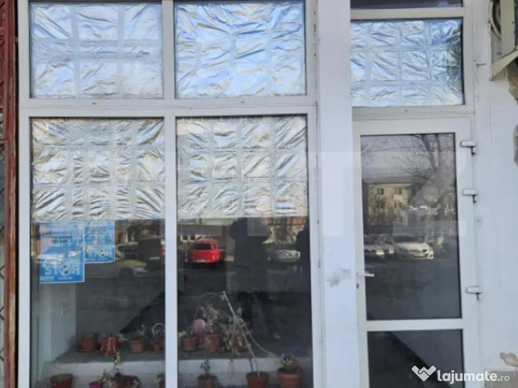 Spa?iu comercial 50 mp, parter, cu vitrina ?i 2 intrari - 4