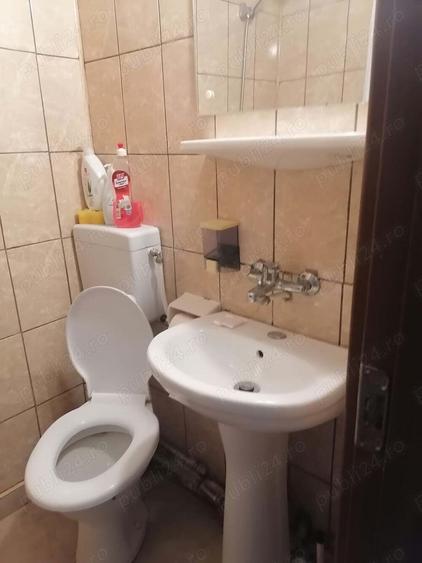 Vind sau inchiriez garsoniera confort redus 12 m patrati zona gara Burdujeni - 2