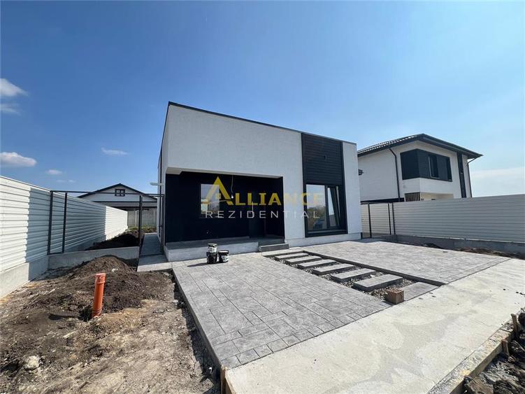 Casa individuala parter - 3 camere - 2 bai - 440mp teren - 3