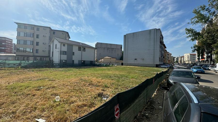 Două Terenuri de vanzare pe strada Constantin Bobescu, în Zona Baba Novac, Const - 1