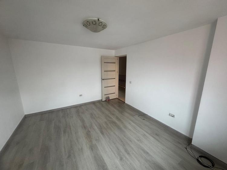 Bucium - Visan , centru , vila insiruita , garaj , libera - 9