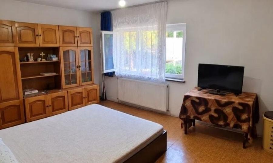 Apartament cu 2 camere decomandat în Cornitoiu