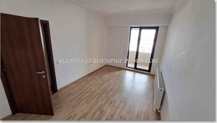 Apartament de vanzare in Constanta, Km 5 - 3 camere decomandat - 5