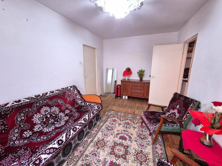 Vanzare Apartament 2 Camere mic si cochet zona  Florilor Brasov - 13
