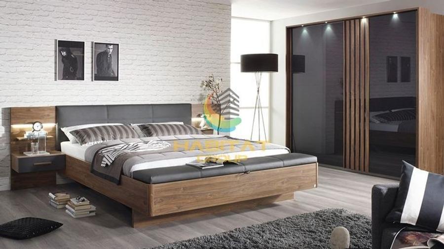 Apartament cu 4 camere decomandat în Metalurgiei