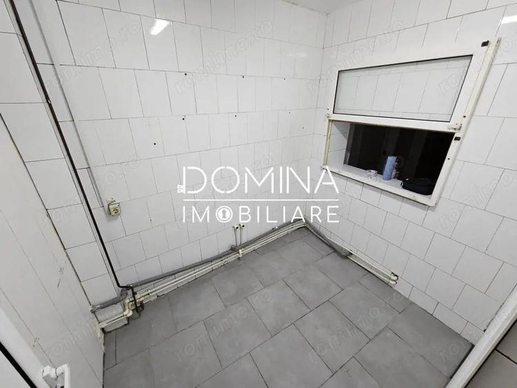 Inchiriere spa?iu comercial stradal, parter, zona Pie?ei 9 Mai - 9