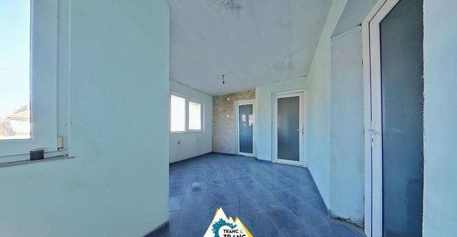 Casa de renovat cu 3 camere cu teren generos in Zadareni - 4