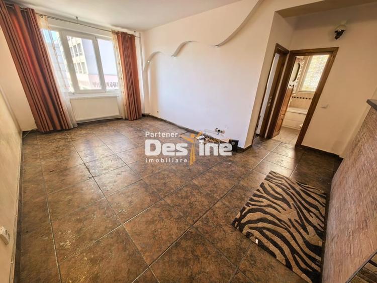 Piata Unirii -  Apartament cu 2 camere 48 mp decomandat, balcon, geam la baie - 2