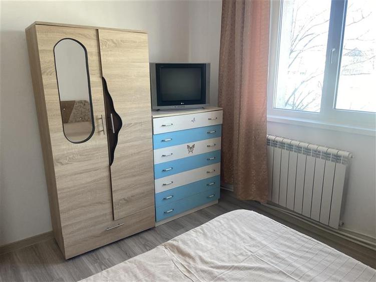 Apartament 2 camere , cartier Sud , decomandat , 43 mp, centrala termica proprie - 10